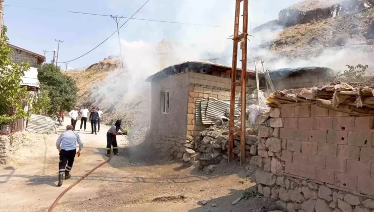 Hakkari’de çıkan yangın korku ve paniğe neden oldu