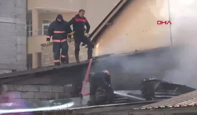 Hakkari’de İş Yerinin Çatısında Yangın Çıktı