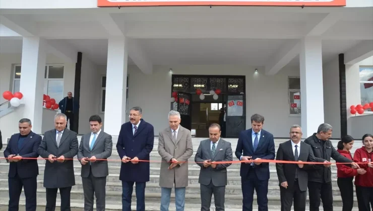 Hakkari’nin Yüksekova İlçesinde Atatürk Anadolu Lisesi Açıldı